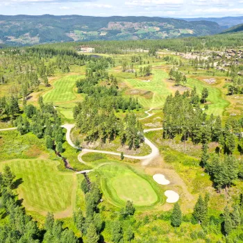 Dronebilde fra Nesfjellet golf