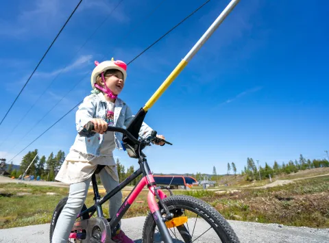 Barn i heis Nesfjellet Bike Park