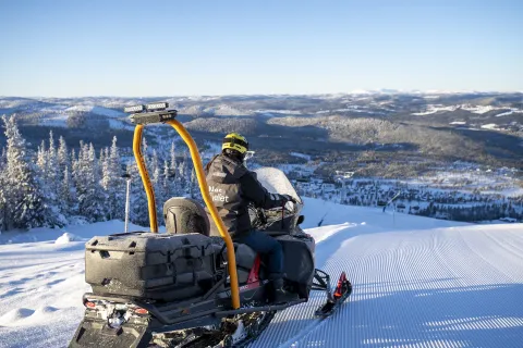 Snøscooter i Nesfjellet Alpin